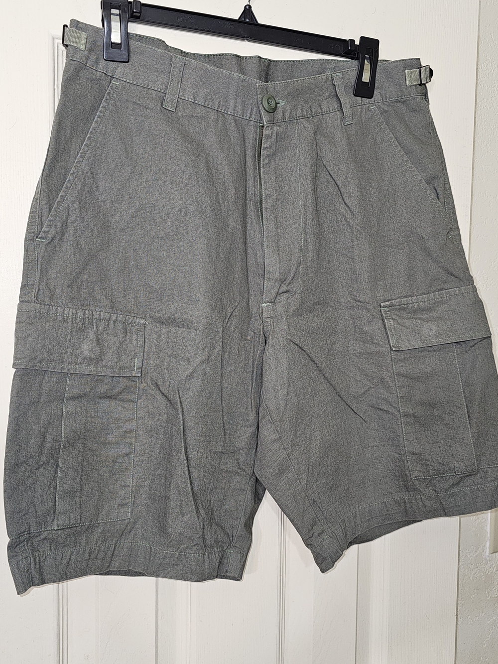 Army Men's Green Cargo Shorts - Utility Pockets